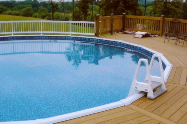 Confer 7000 Series ladder configured for deck-to-pool access